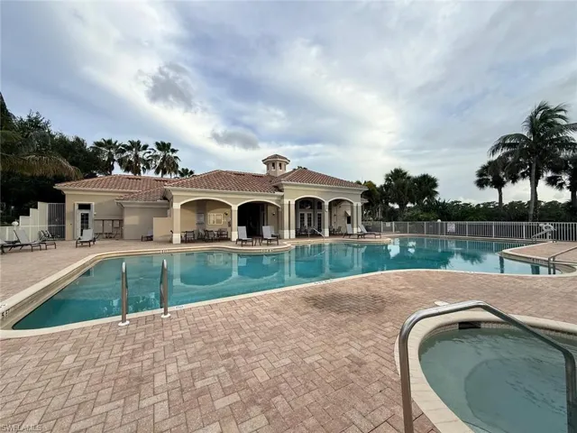 1425 Weeping Willow Ct, Cape Coral, Florida 33909
