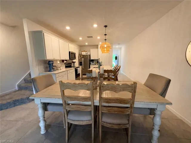 1425 Weeping Willow Ct, Cape Coral, Florida 33909