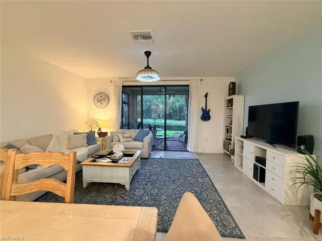 1425 Weeping Willow Ct, Cape Coral, Florida 33909