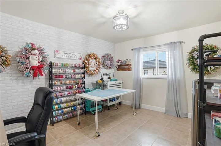 2823 NW Juanita  PL, Cape Coral, FL 33993