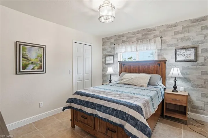 2823 NW Juanita  PL, Cape Coral, FL 33993