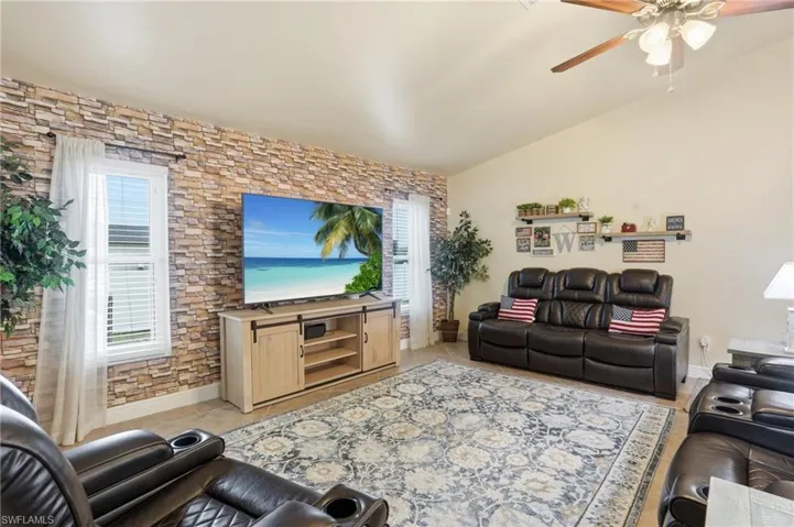 2823 NW Juanita  PL, Cape Coral, FL 33993