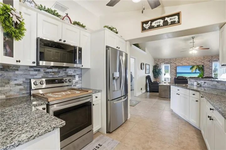 2823 NW Juanita  PL, Cape Coral, FL 33993