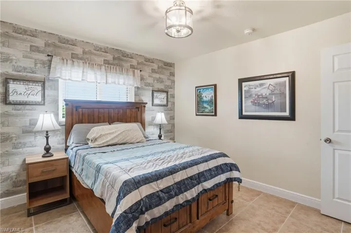 2823 NW Juanita  PL, Cape Coral, FL 33993