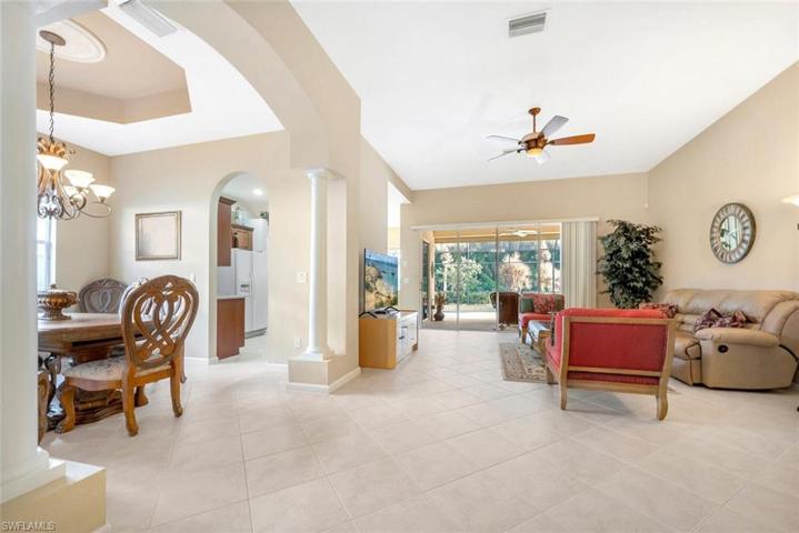 7846  Founders  CIR, Naples, FL 34104