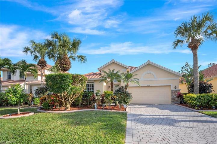 7846  Founders  CIR, Naples, FL 34104