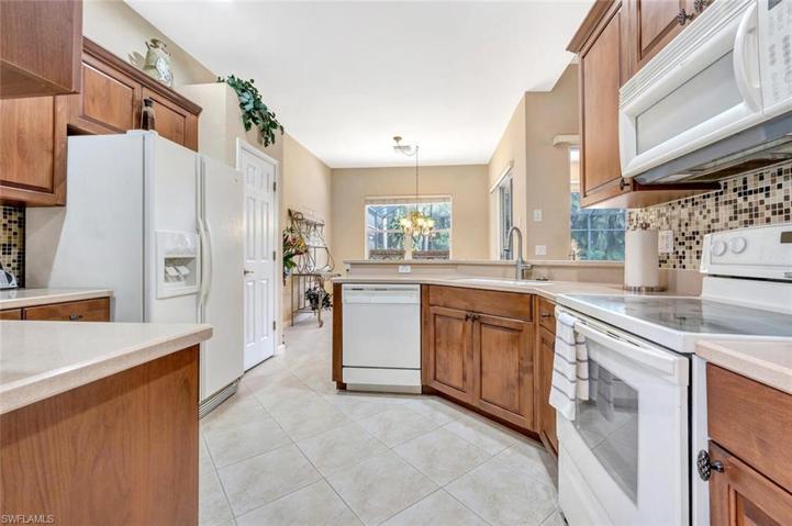 7846  Founders  CIR, Naples, FL 34104