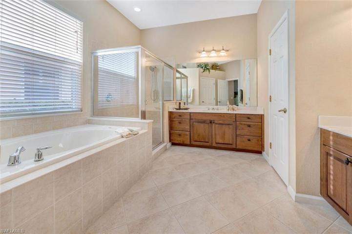 7846  Founders  CIR, Naples, FL 34104