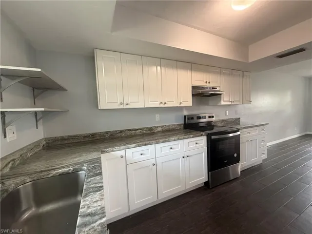 5917 Littlestone Ct 103, North Fort Myers, Florida 33903