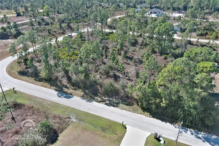Aerial view of property and surrounding area