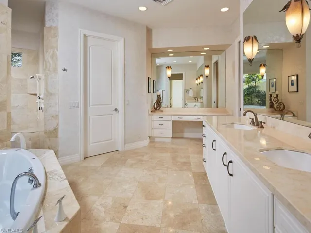 Primary ensuite bathroom.