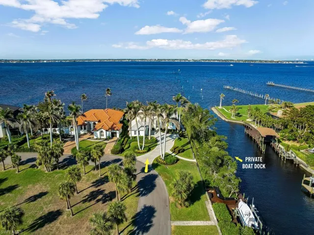 15051  Intracoastal  CT, Fort Myers, FL 33908