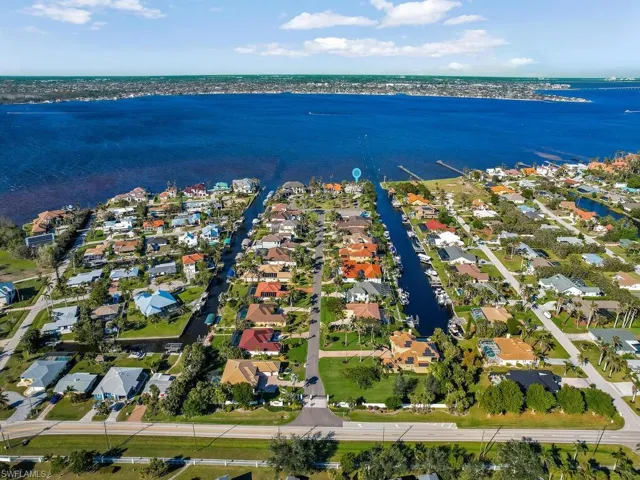 15051  Intracoastal  CT, Fort Myers, FL 33908