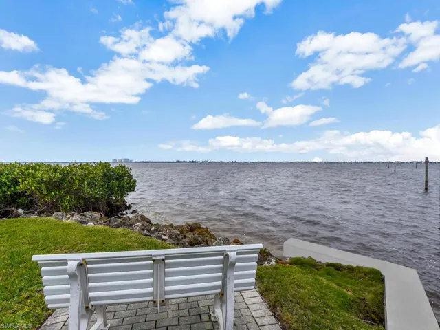 15051  Intracoastal  CT, Fort Myers, FL 33908