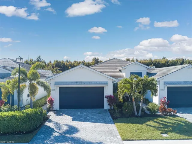 Stillwater Villa at Azure at Hacienda Lakes