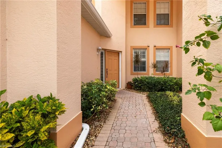 28052  Palmas Grandes  LN, Bonita Springs, FL 34135