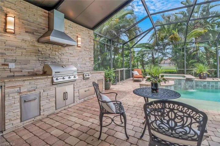 Amazing outdoor kitchen