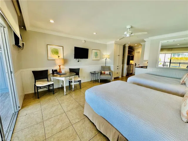 900  Broad S AVE, Naples, FL 34102
