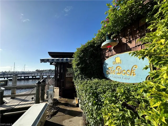 900  Broad S AVE, Naples, FL 34102