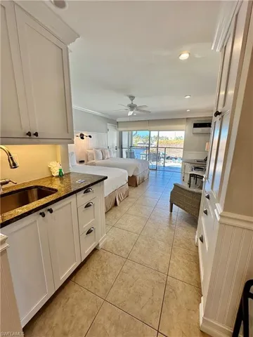 900  Broad S AVE, Naples, FL 34102