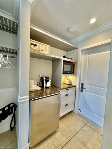 900  Broad S AVE, Naples, FL 34102