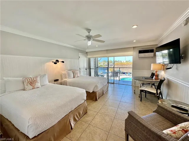900  Broad S AVE, Naples, FL 34102