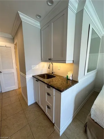900  Broad S AVE, Naples, FL 34102