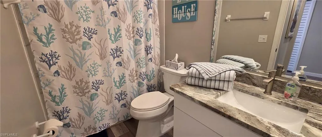 16635  Lake Circle  DR, Fort Myers, FL 33908