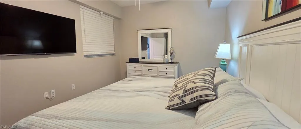 16635  Lake Circle  DR, Fort Myers, FL 33908
