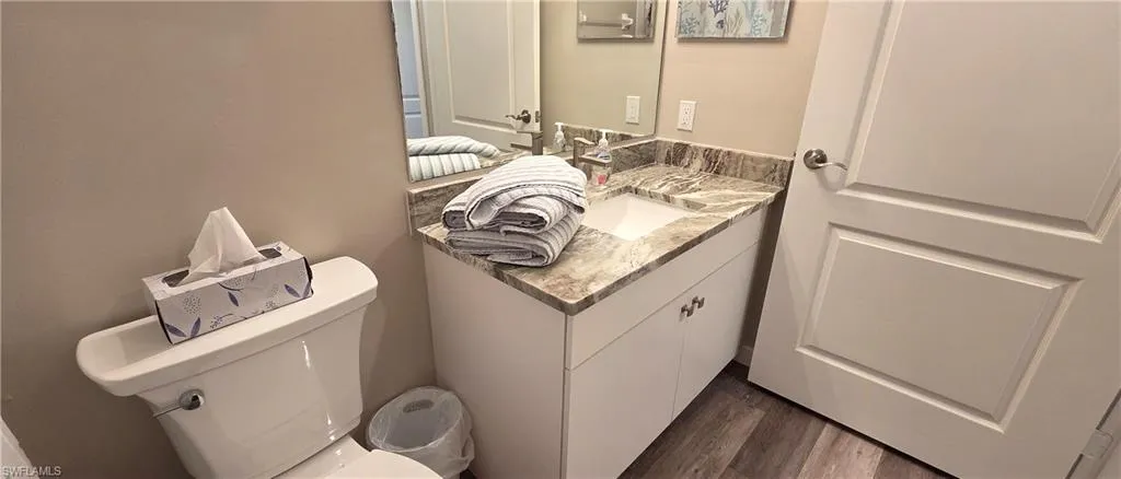 16635  Lake Circle  DR, Fort Myers, FL 33908