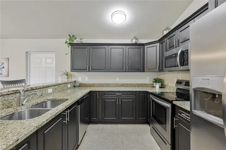 1613 Sw 17th Ave, Cape Coral, Florida 33991