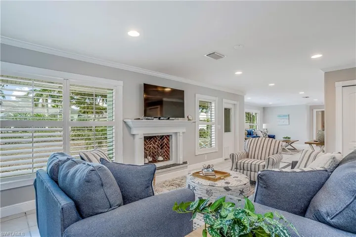 640  RUDDER  RD, Naples, FL 34102