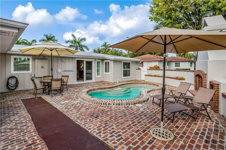 640  RUDDER  RD, Naples, FL 34102
