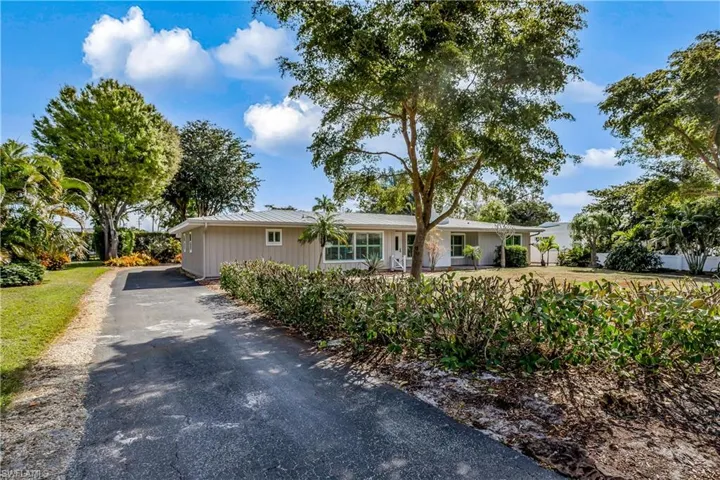 640  RUDDER  RD, Naples, FL 34102