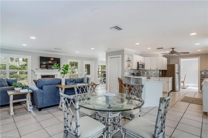 640  RUDDER  RD, Naples, FL 34102
