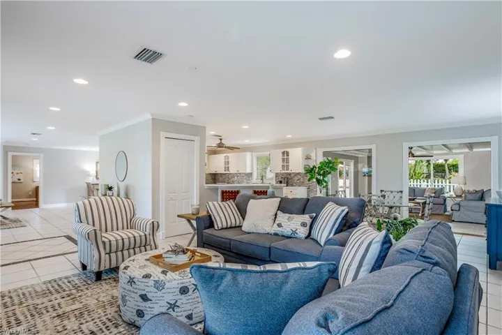640  RUDDER  RD, Naples, FL 34102