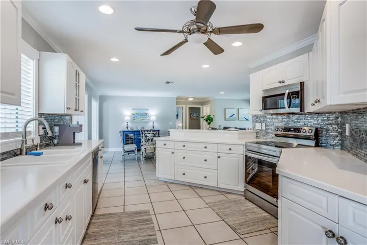 640  RUDDER  RD, Naples, FL 34102