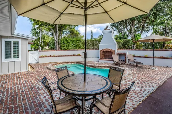 640  RUDDER  RD, Naples, FL 34102