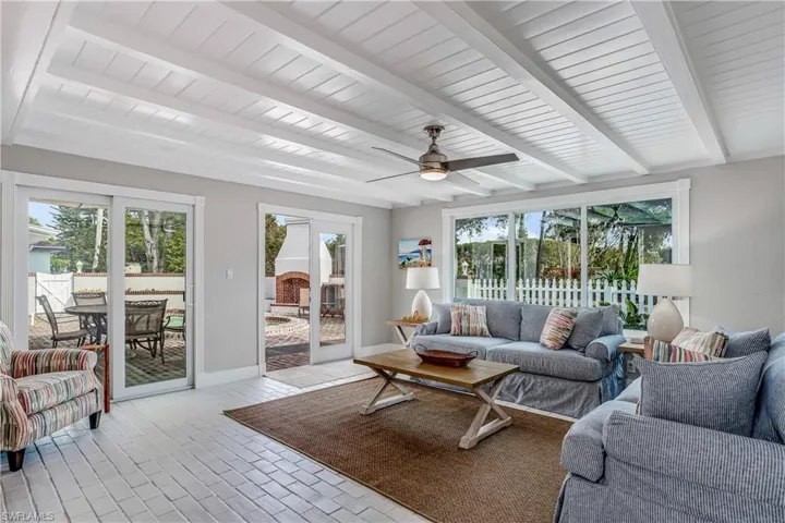 640  RUDDER  RD, Naples, FL 34102