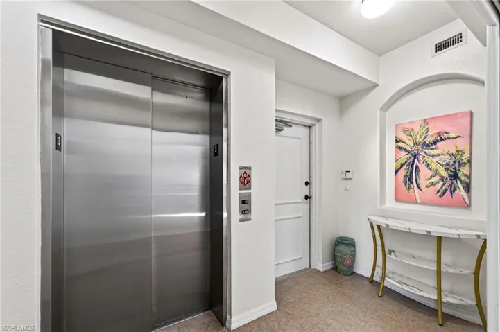 10041 Lake Cove Dr 202, Fort Myers, Florida 33908