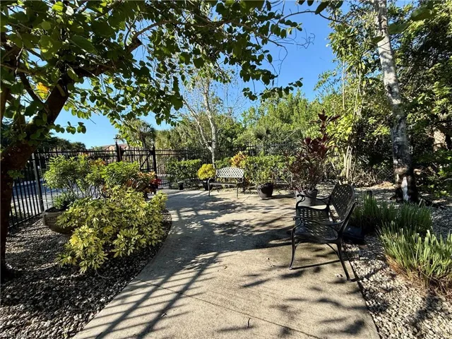 Sitting Area near Walking Entryway