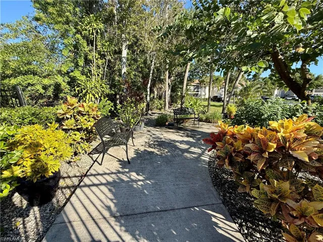 Sitting Area near Walking Entryway