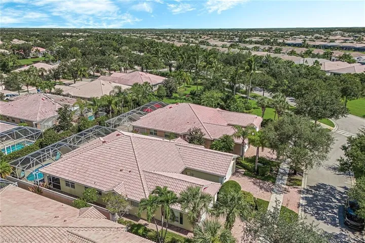 15398  Remora  DR, Bonita Springs, FL 34135
