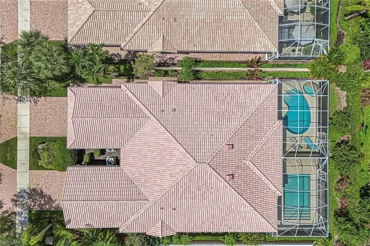 15398  Remora  DR, Bonita Springs, FL 34135