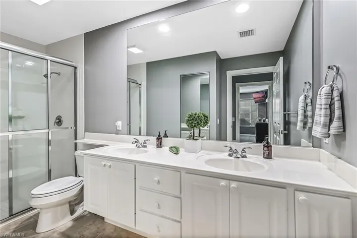 15398  Remora  DR, Bonita Springs, FL 34135