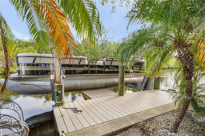 5531  Sir Walter  WAY, North Fort Myers, FL 33917
