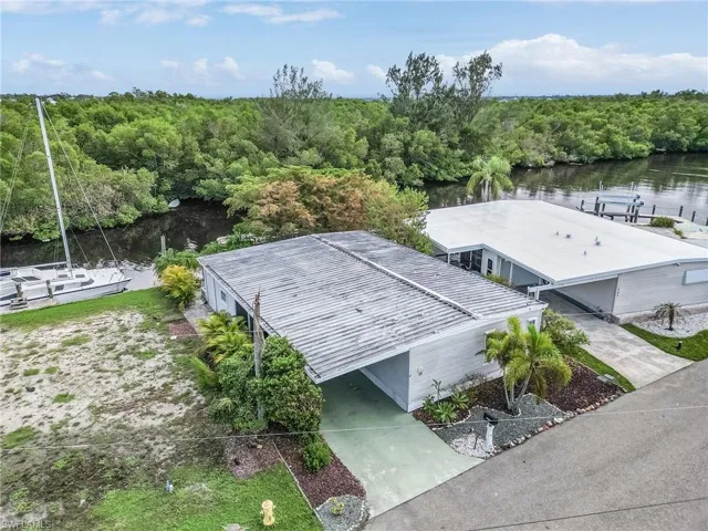 5531  Sir Walter  WAY, North Fort Myers, FL 33917