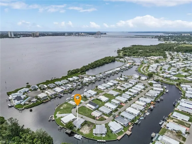5531  Sir Walter  WAY, North Fort Myers, FL 33917