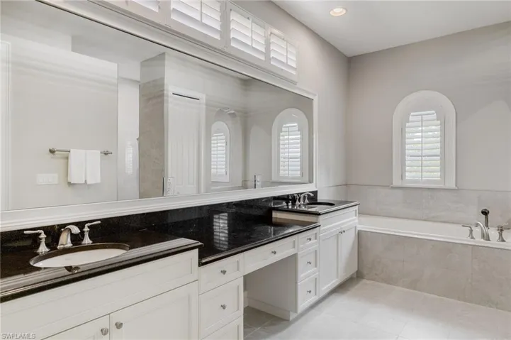 Master bath-Oversize vanity w/dual sinks, walk-in shower + jetted tub