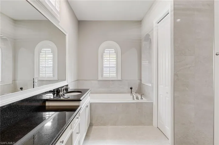 jetted tub, large vanity